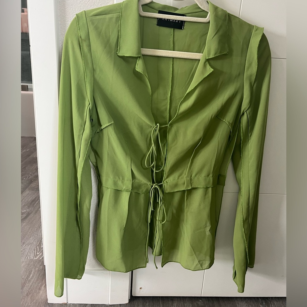 VDV Animari Sheer tie shirt. Size S. Worn once